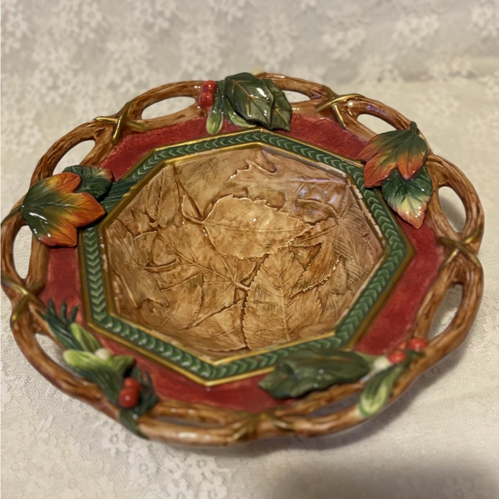 Beautiful Fitz & Floyd Decorative Candle Plate. Classic Christmas